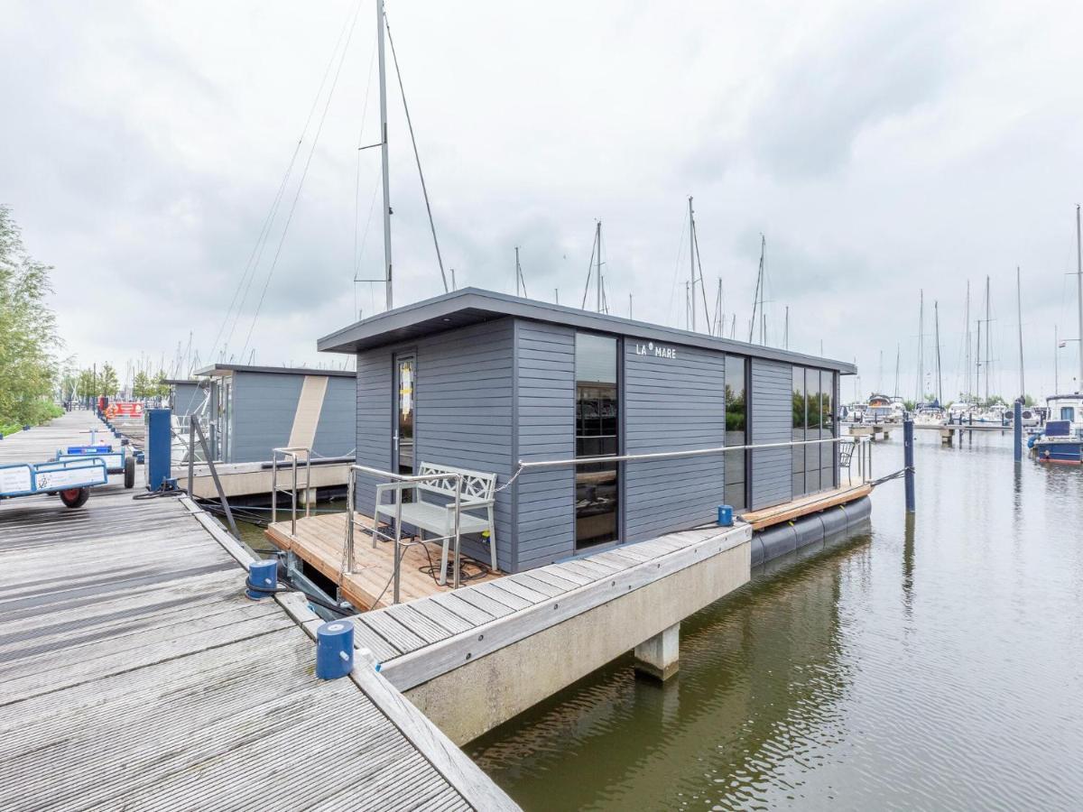 Luxury Houseboat In Volendam Marina Otel Dış mekan fotoğraf