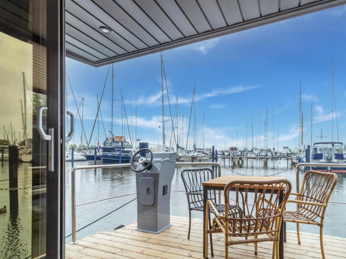 Luxury Houseboat In Volendam Marina Otel Dış mekan fotoğraf