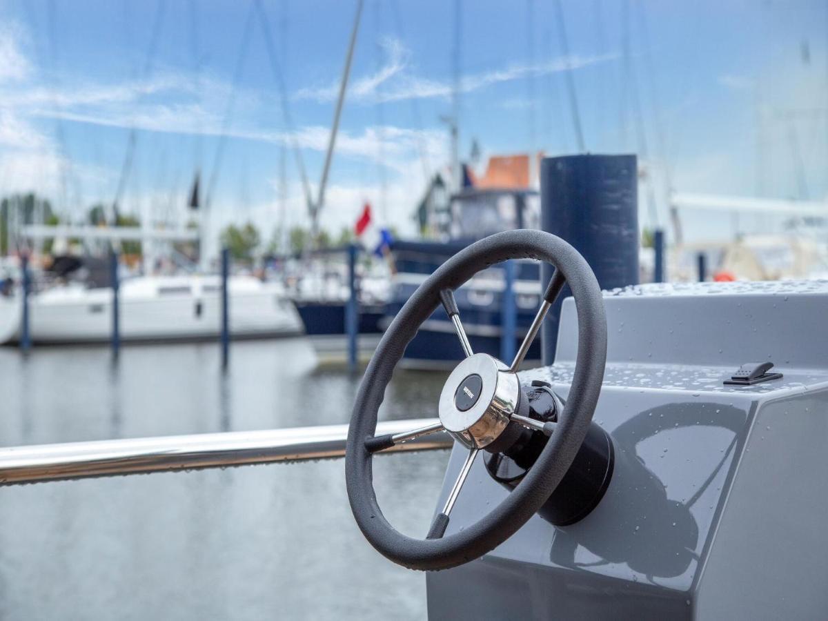 Luxury Houseboat In Volendam Marina Otel Dış mekan fotoğraf