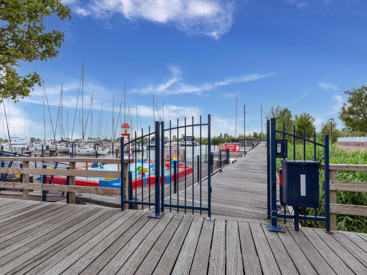 Luxury Houseboat In Volendam Marina Otel Dış mekan fotoğraf