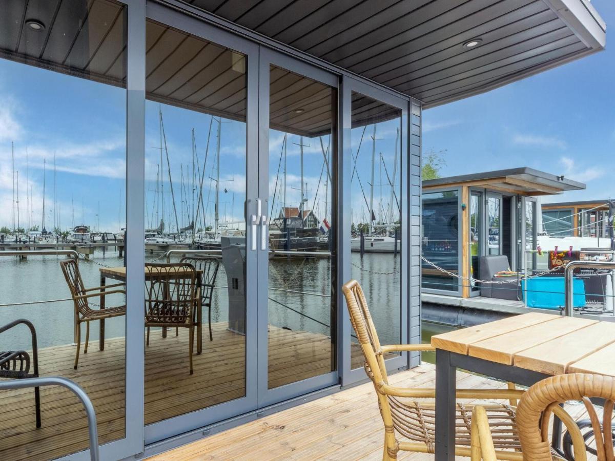 Luxury Houseboat In Volendam Marina Otel Dış mekan fotoğraf