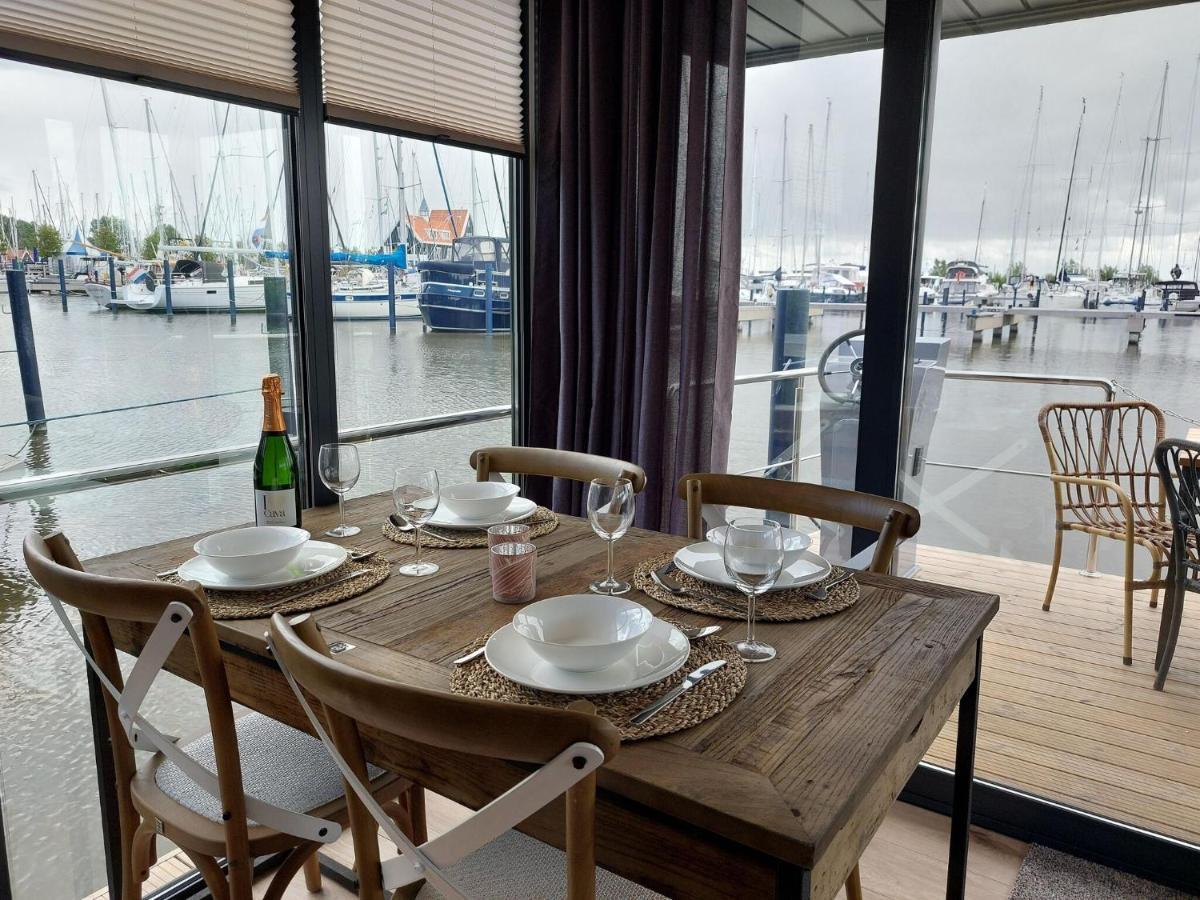 Luxury Houseboat In Volendam Marina Otel Dış mekan fotoğraf