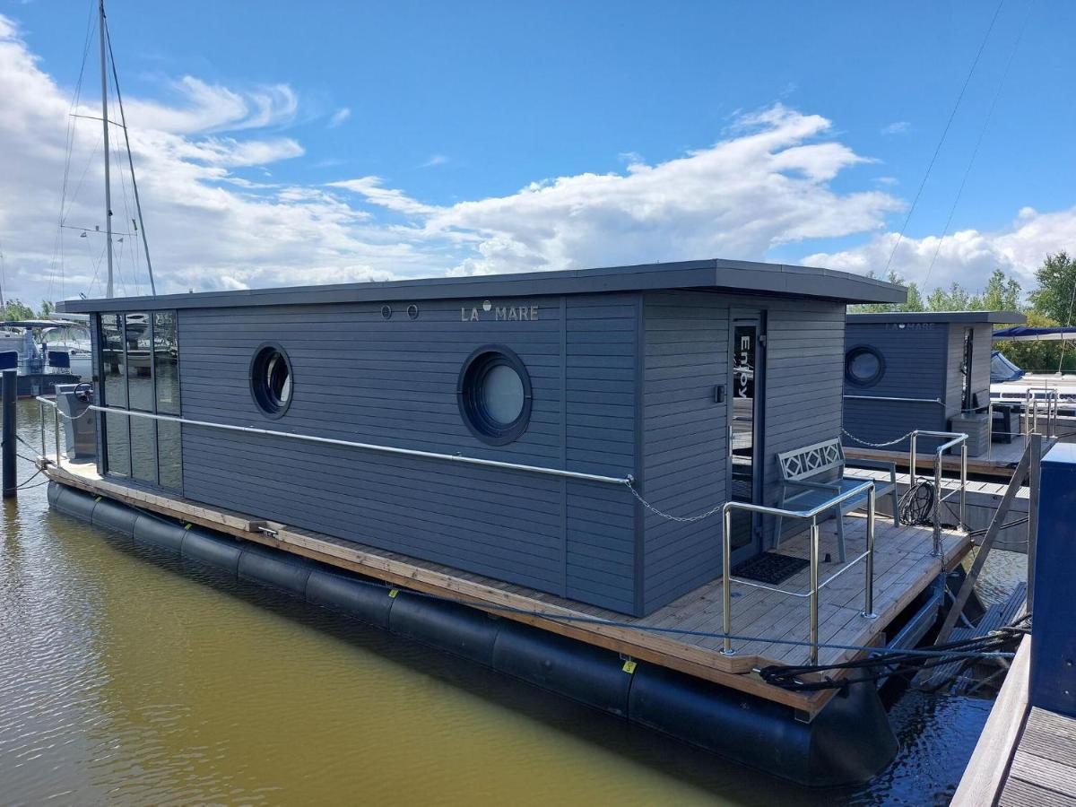 Luxury Houseboat In Volendam Marina Otel Dış mekan fotoğraf