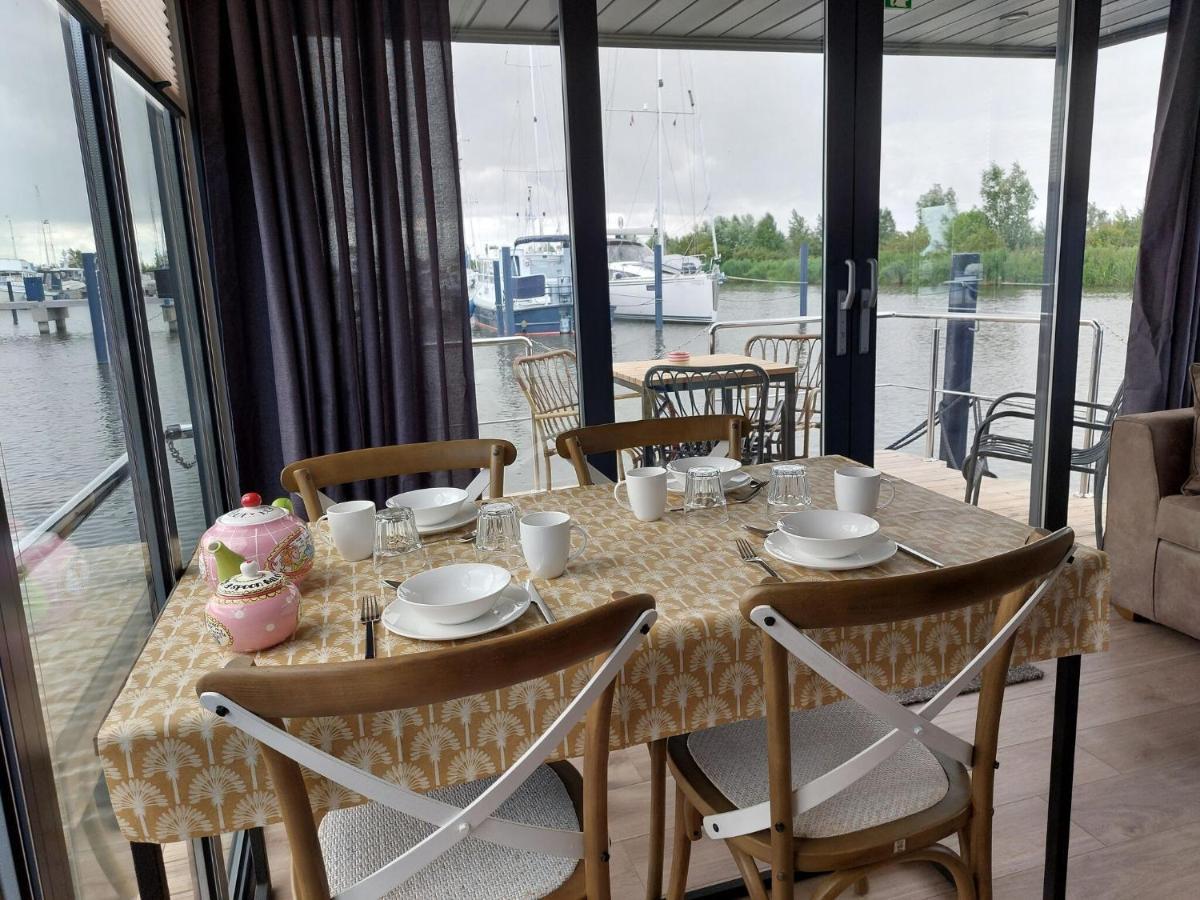 Luxury Houseboat In Volendam Marina Otel Dış mekan fotoğraf